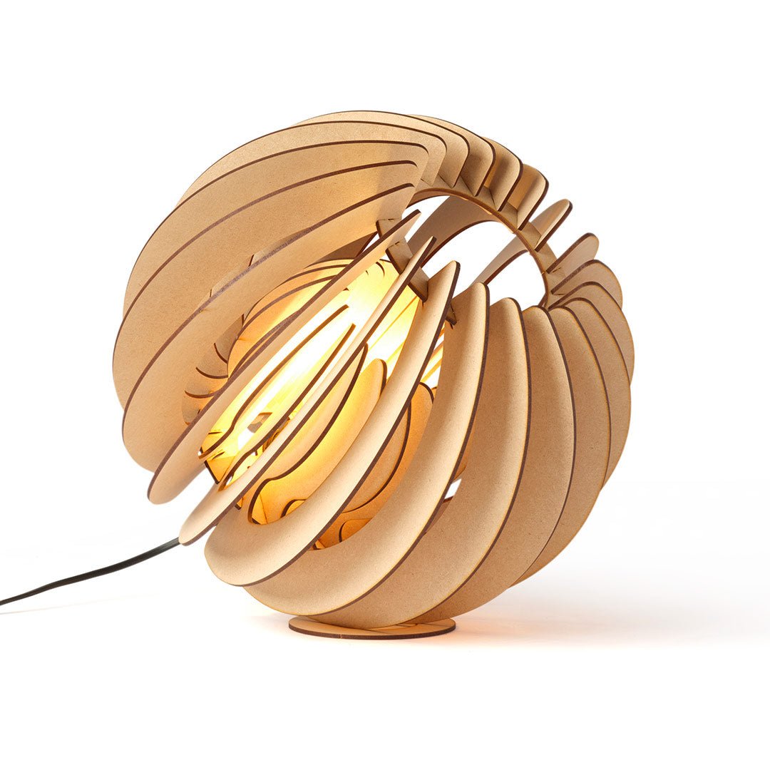 van Tjalle en Jasper – William Shakesphere vloerlamp – Naturel