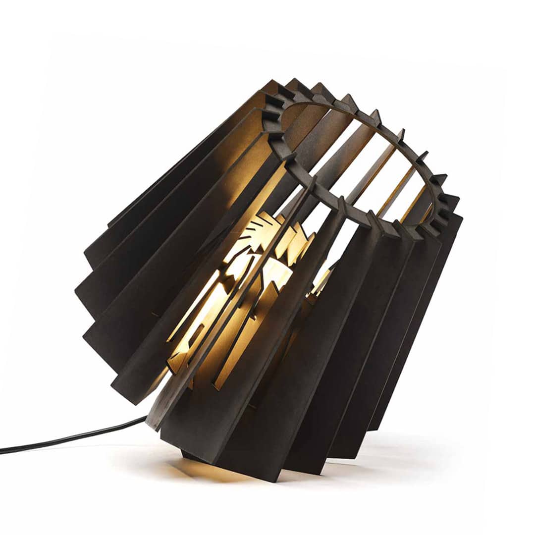 van Tjalle en Jasper – Spot-nik vloerlamp – Black / XL