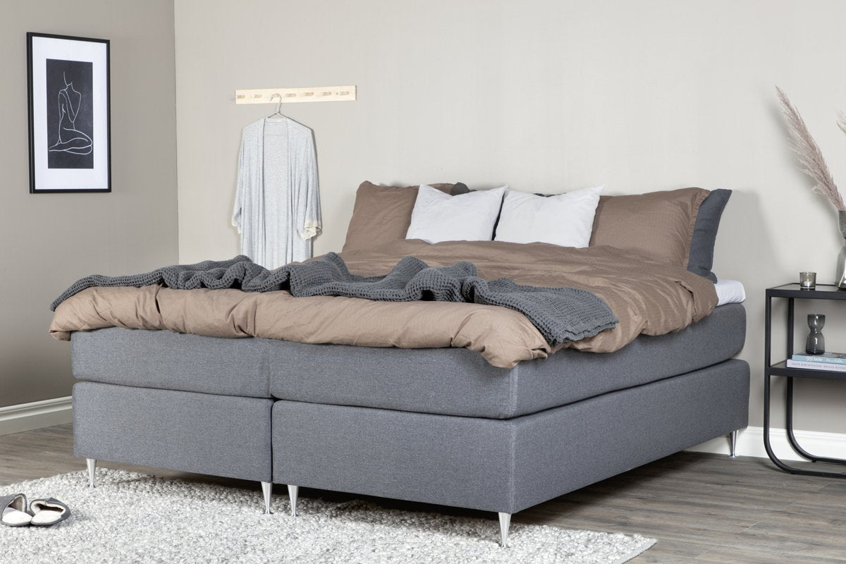 Rebellenclub Bed Boise – 200 x 180 cm – Donkergrijs
