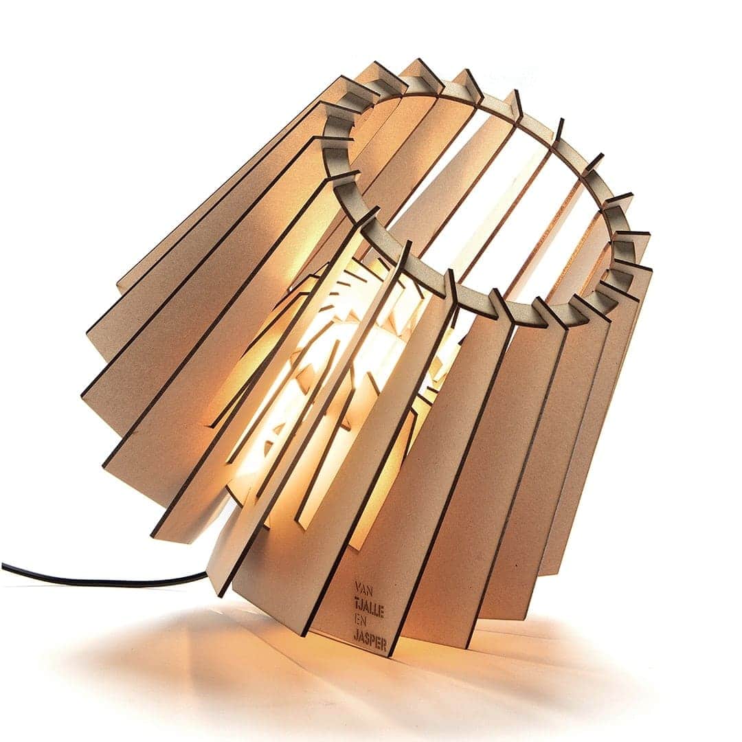 van Tjalle en Jasper – Spot-nik vloerlamp – Naturel / Standaard